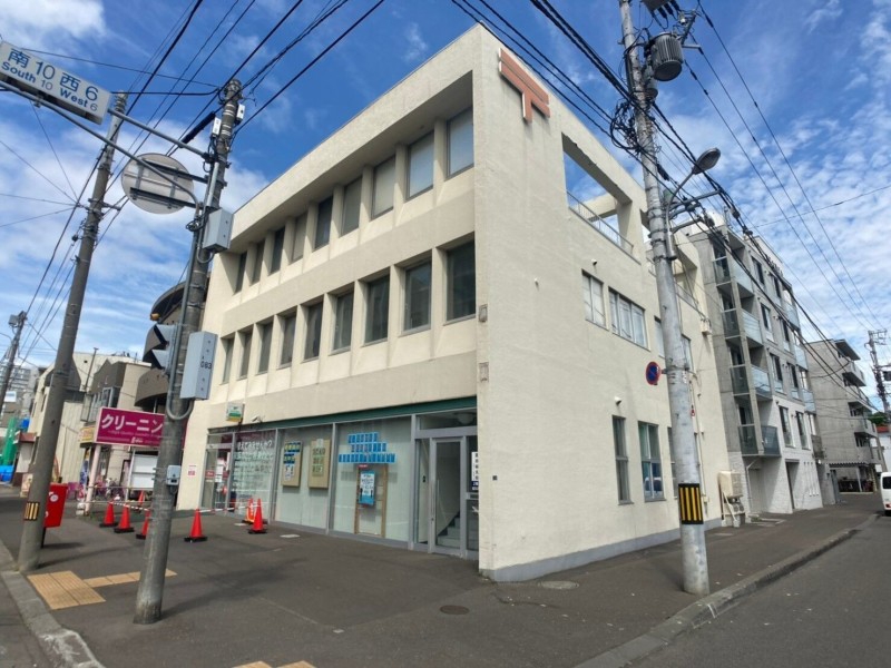 郵便局　札幌南十条郵便局（郵便局）まで719m