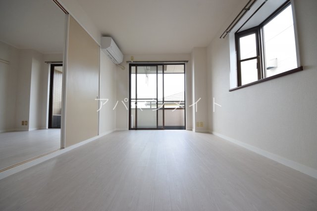 居室・リビング　使いやすいお部屋です