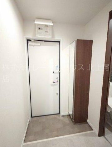玄関　お部屋探しはレーベンハウス北上尾店まで！