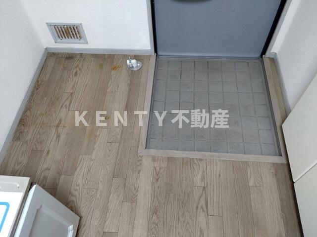 玄関　収納もある玄関です