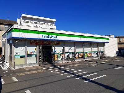 コンビニ　ファミリーマート（コンビニ）まで450m