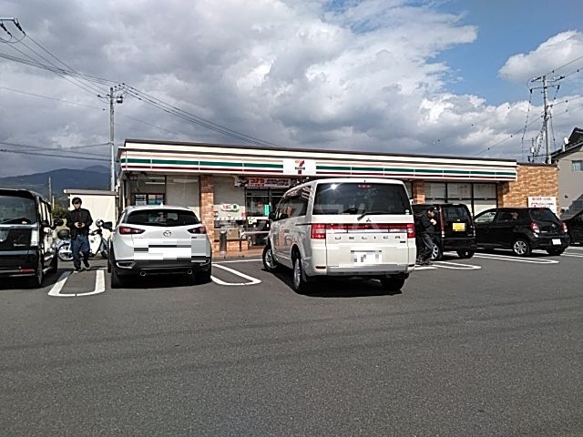 コンビニ　セブンイレブン 富士市富士見台（コンビニ）まで1078m