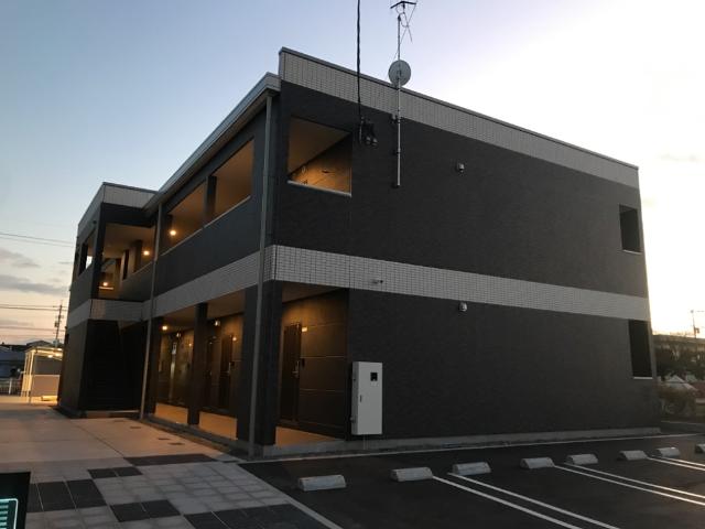 駐車場　外観写真（夜）