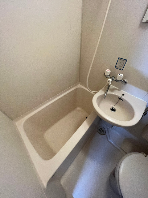 バス・シャワールーム　※別部屋参考写真
