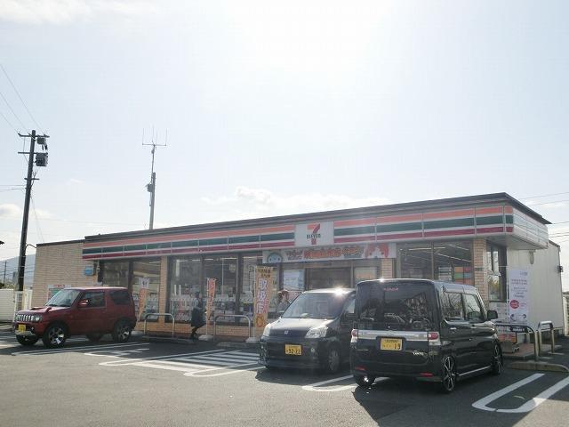 コンビニ　セブン‐イレブン／若松東二島店（コンビニ）まで327m