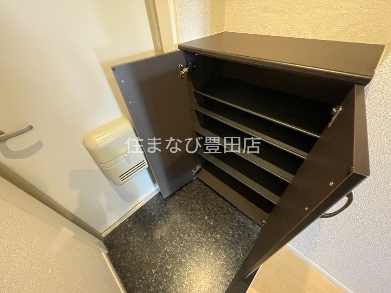 収納　同型写真