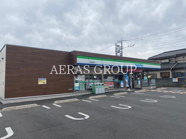 コンビニ　ファミリーマート草加新里町店（コンビニ）まで105m