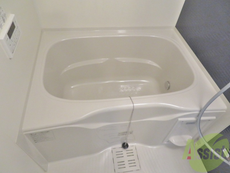 バス・シャワールーム　浴室は綺麗で追い焚きも付いて気持ちよくお過ごしいただけます。