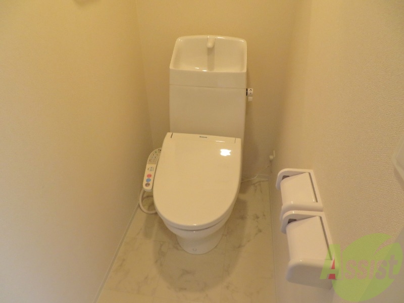 トイレ　トイレは綺麗でウォッシュレットも付いて快適にお使い頂けます。