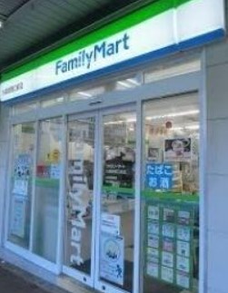 コンビニ　ファミリーマート 大森駅西口店（コンビニ）まで642m