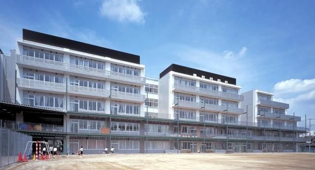 中学校　品川区立伊藤中学校（中学校）まで246m