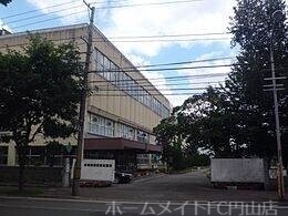 中学校　中央中学校（中学校）まで251m