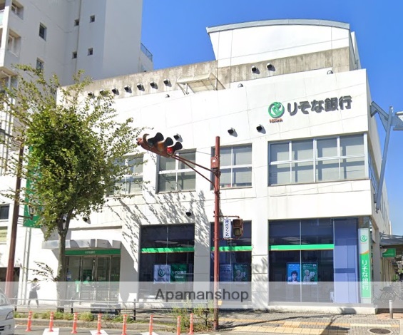 銀行　（株）りそな銀行／尼崎北支店（銀行）まで328m