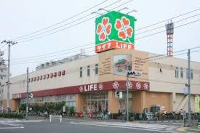 スーパー　ライフ六町駅前店（スーパー）まで431m