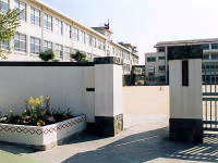 中学校　神戸市立原田中学校（中学校）まで662m