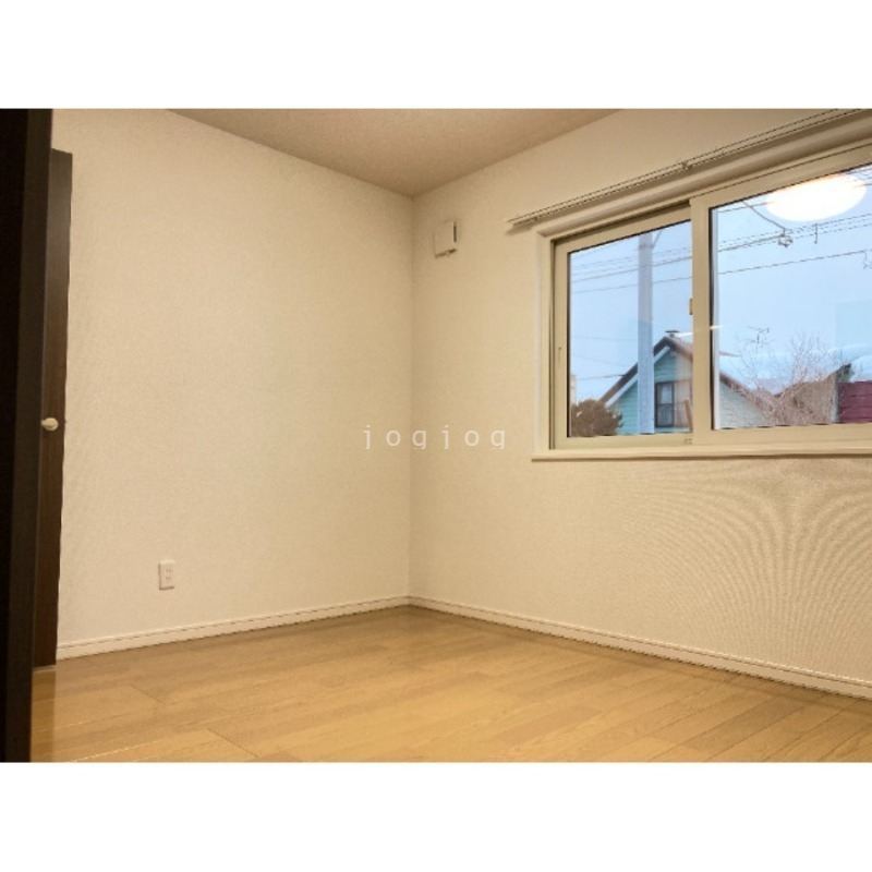 その他部屋・スペース　日当たりの良い明るいお部屋です。
