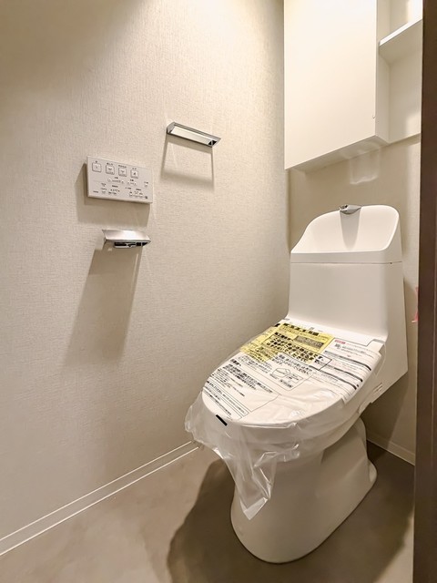 トイレ　※写真は同タイプ住戸です。