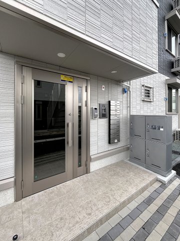エントランス　※同系型の写真になります。
