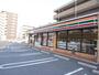 コンビニ　セブンイレブン八幡筒井町店（コンビニ）まで65m