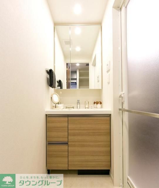 洗面設備　※写真は同タイプ住戸です。