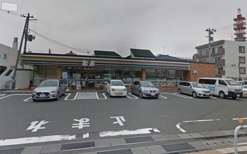 コンビニ　セブンイレブン 新潟水島町店（コンビニ）まで438m