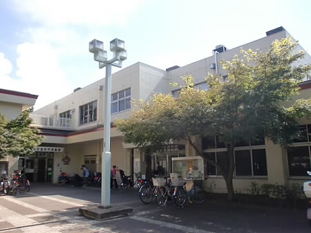 小学校　杉並区立高井戸小学校（小学校）まで387m