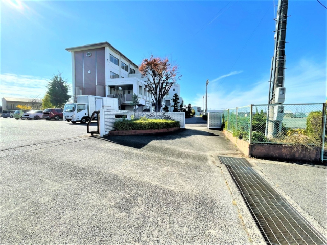 中学校　小牧市立小牧西中学校（中学校）まで2564m