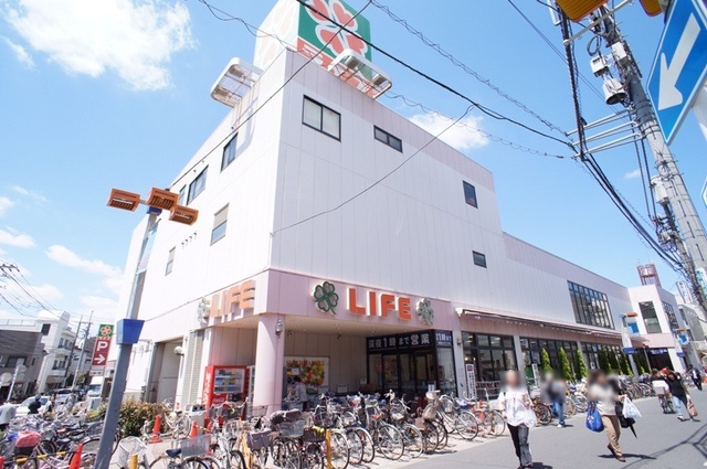 スーパー　ライフコーポレーション千歳烏山店（スーパー）まで720m