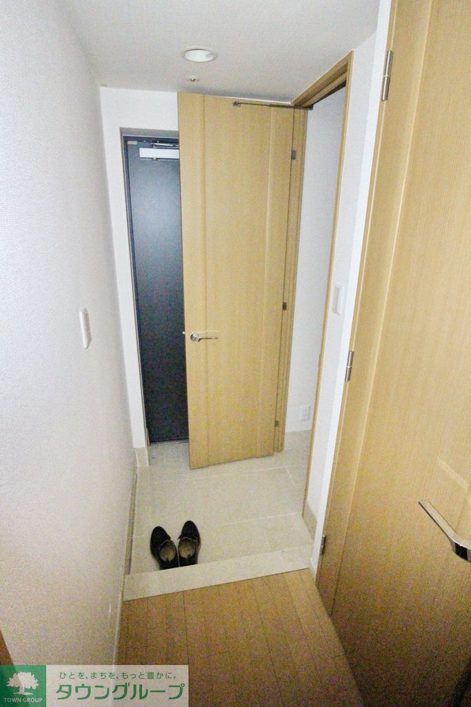 玄関　※別部屋参考写真