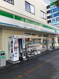 コンビニ　ファミリーマート 築港店（コンビニ）まで69m