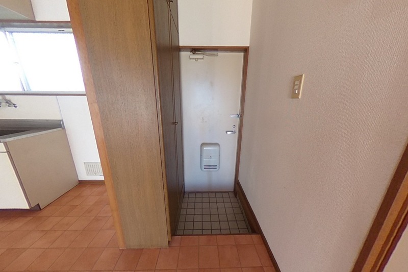 玄関　現況優先