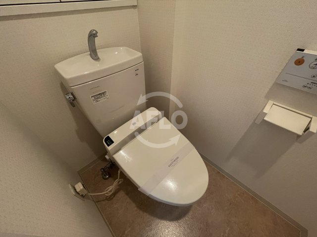 トイレ　レシェンテ西梅田　トイレ