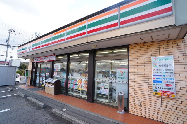 コンビニ　セブンイレブン郡山金屋店（コンビニ）まで360m