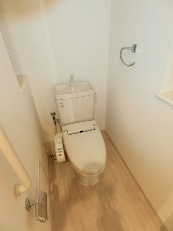 トイレ　ゆったりとした空間のトイレです