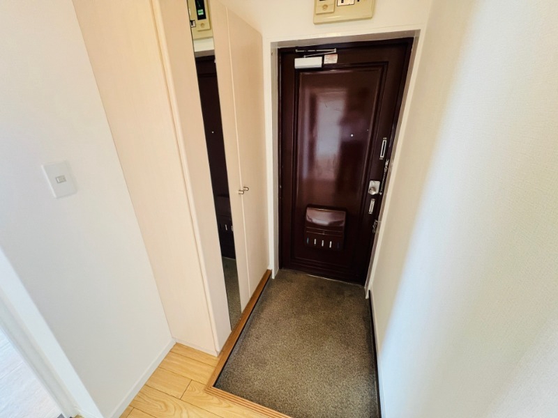 玄関　別部屋写真
