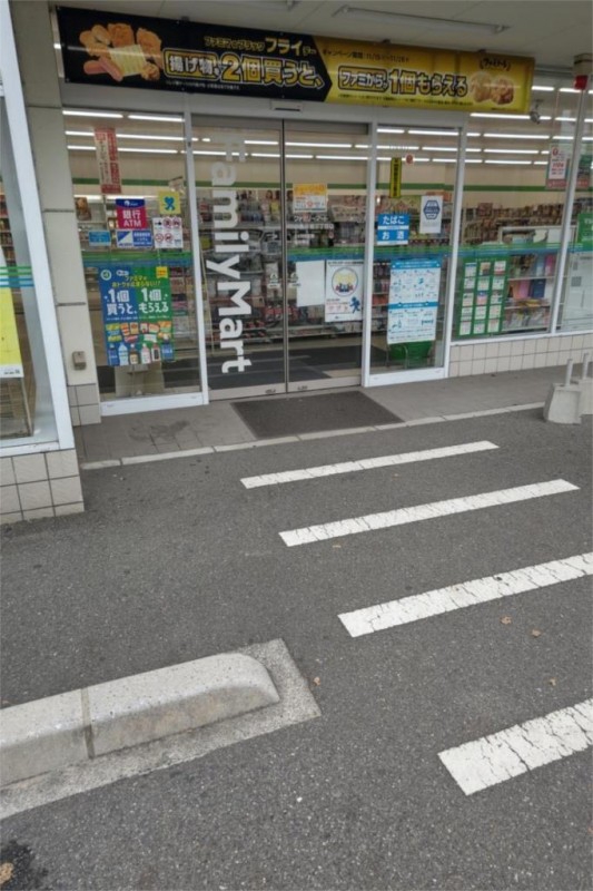 コンビニ　ファミリーマート 小倉井堀三丁目店（コンビニ）まで228m