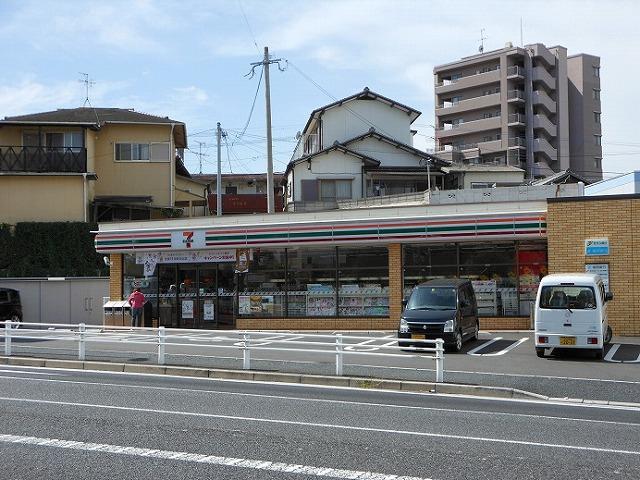 コンビニ　セブン‐イレブン／八幡小鷺田店（コンビニ）まで437m