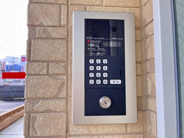 エントランス　オートロック付き