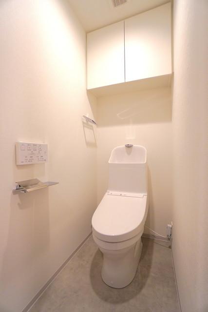 トイレ　※写真は同タイプ住戸です。