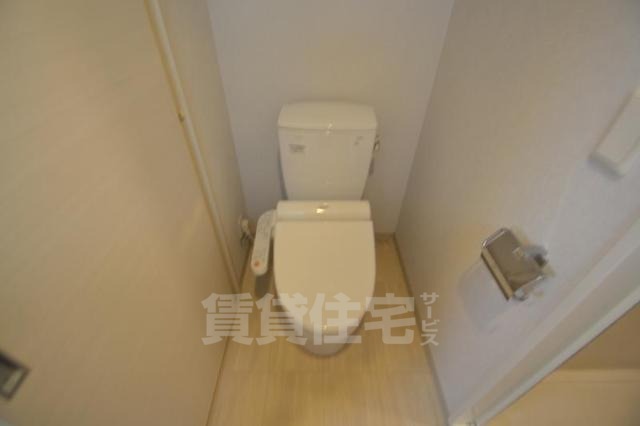 地下鉄谷町線 谷町四丁目駅 徒歩4分 15階建 築15年のトイレ写真