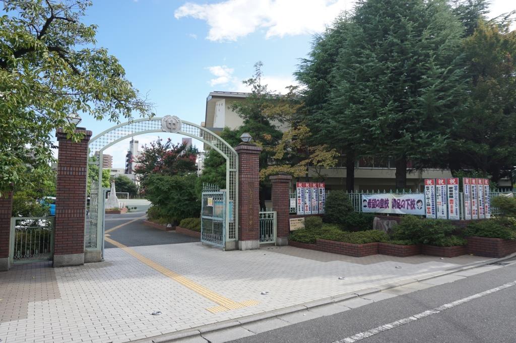 中学校　さいたま市立岸中学校（中学校）まで276m