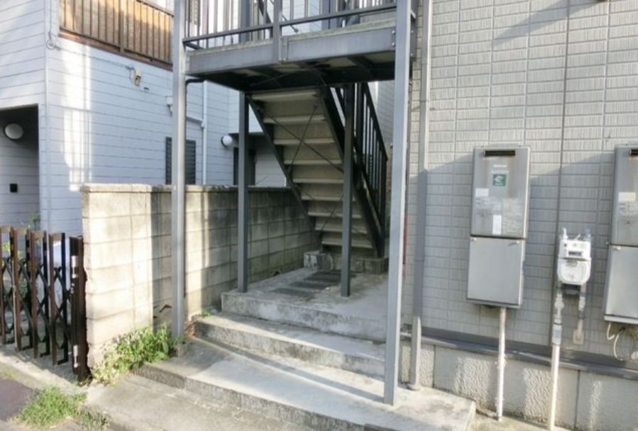 エントランス　弊社は都内全域の物件をご紹介可能です！