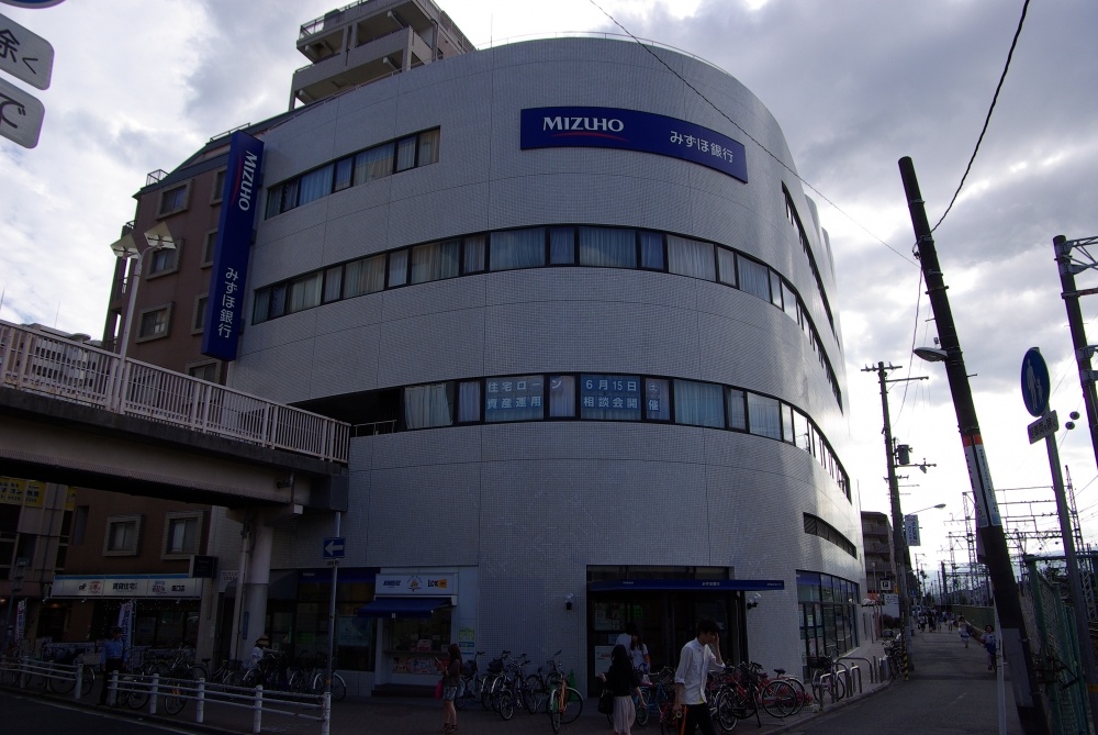 銀行　みずほ銀行 塚口支店（銀行）まで104m