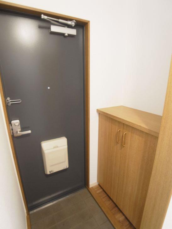 玄関　シューズボックス付き・コンパクトで使いやすい玄関