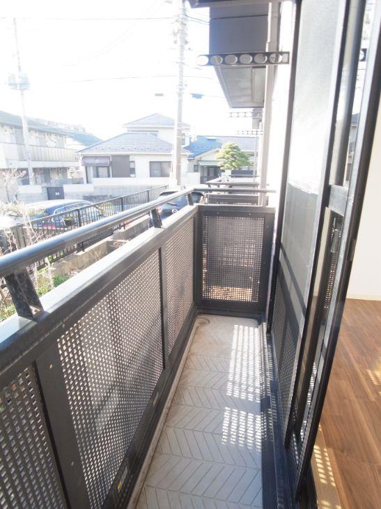 バルコニー　南向きで日当たりの良いバルコニー