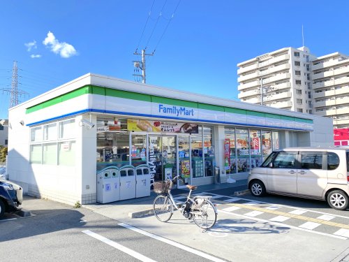 コンビニ　ファミリーマート 堺堀上町店（コンビニ）まで372m