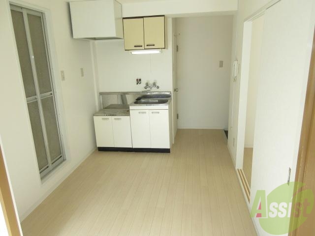 居室・リビング　明るいお部屋ですね。