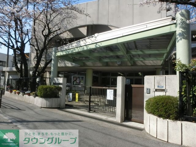 幼稚園・保育園　浦安市立若草認定こども園（幼稚園・保育園）まで350m