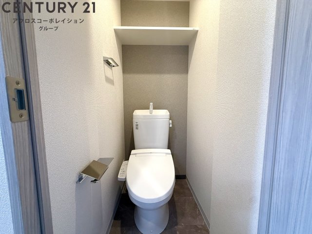 トイレ　温水洗浄便座付きです☆