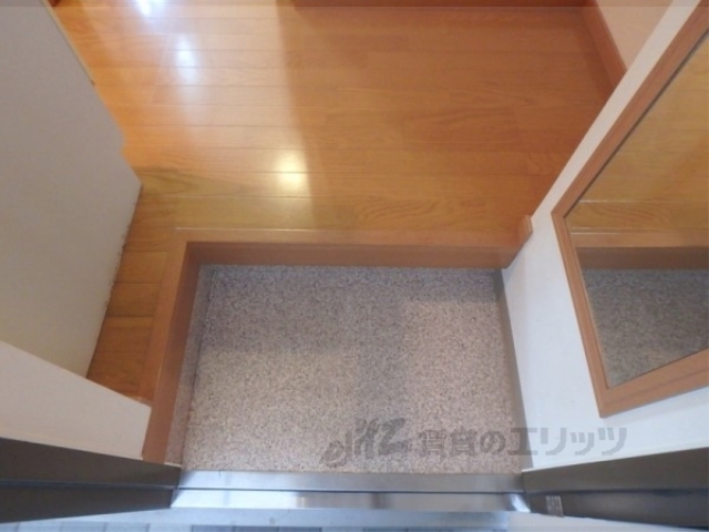 WEST9MIRROR1号館の玄関写真